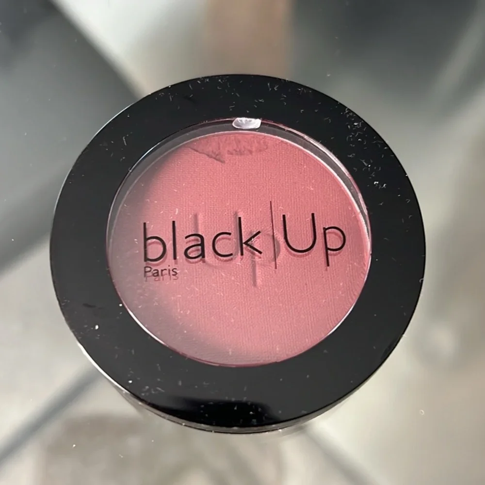 Black|Up Paris Blush - NBL 12 Chocolate Brown (New) Retail $26.50 -Made in Italy